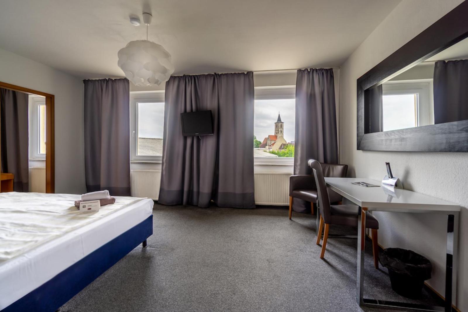 Sl'Otel Budget Bernburg Dış mekan fotoğraf