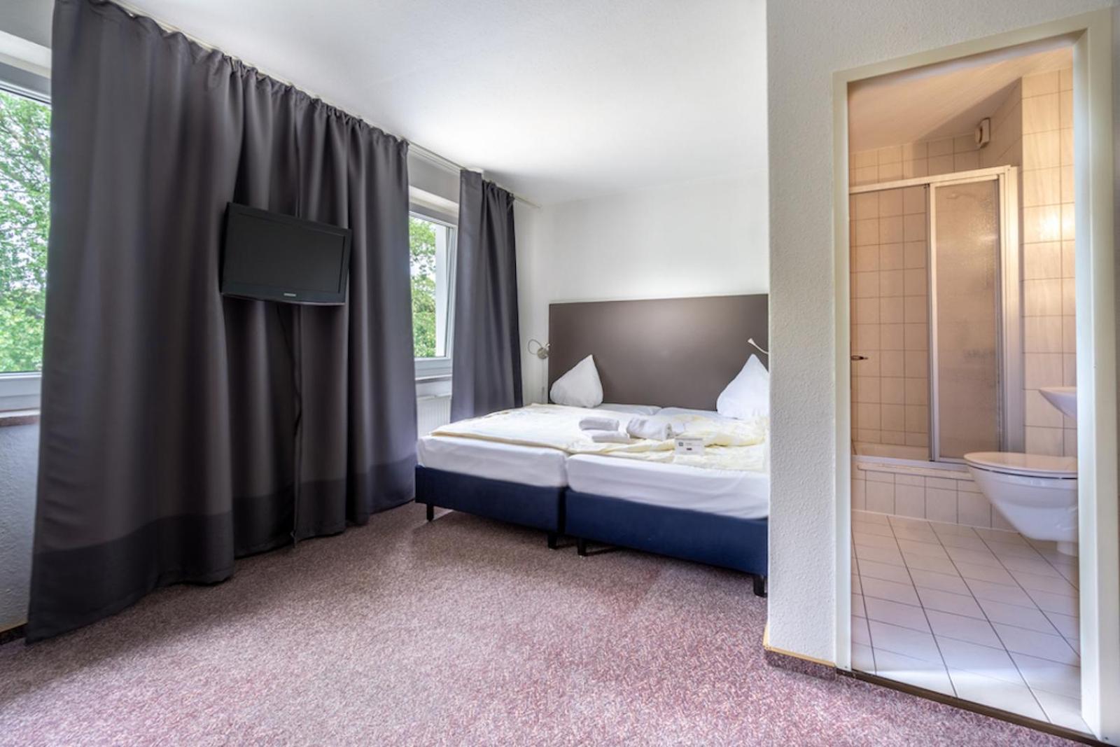 Sl'Otel Budget Bernburg Dış mekan fotoğraf