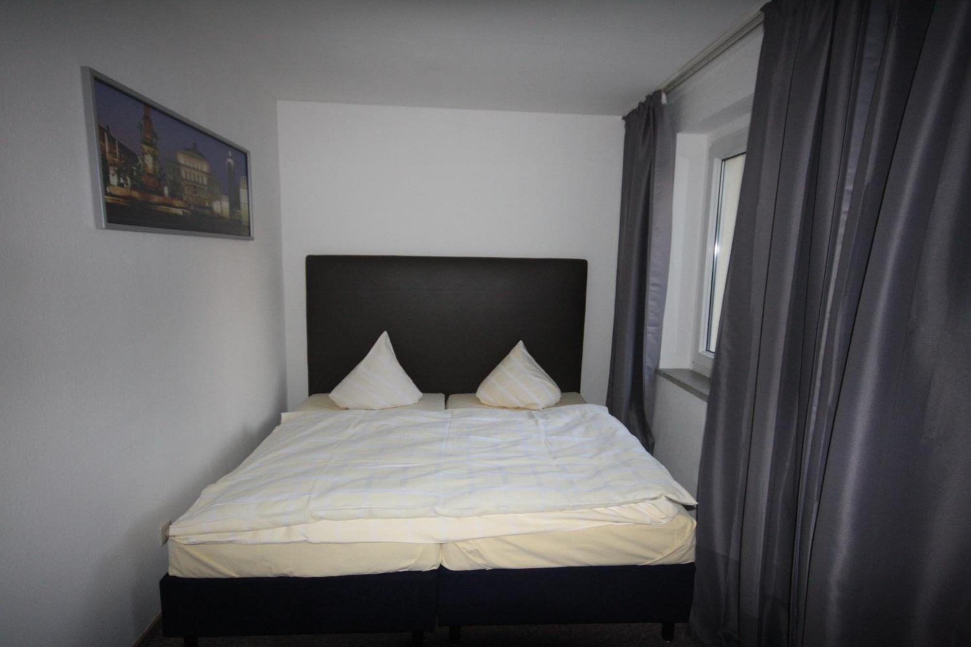 Sl'Otel Budget Bernburg Oda fotoğraf