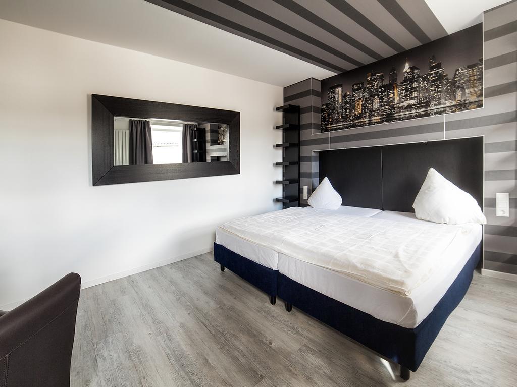 Sl'Otel Budget Bernburg Oda fotoğraf